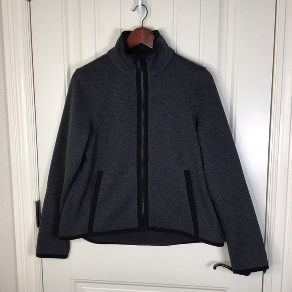 Lululemon Its Fleecing Cold Zip Up in Heathered Black / Black Size 6. - Picture 2 of 6
